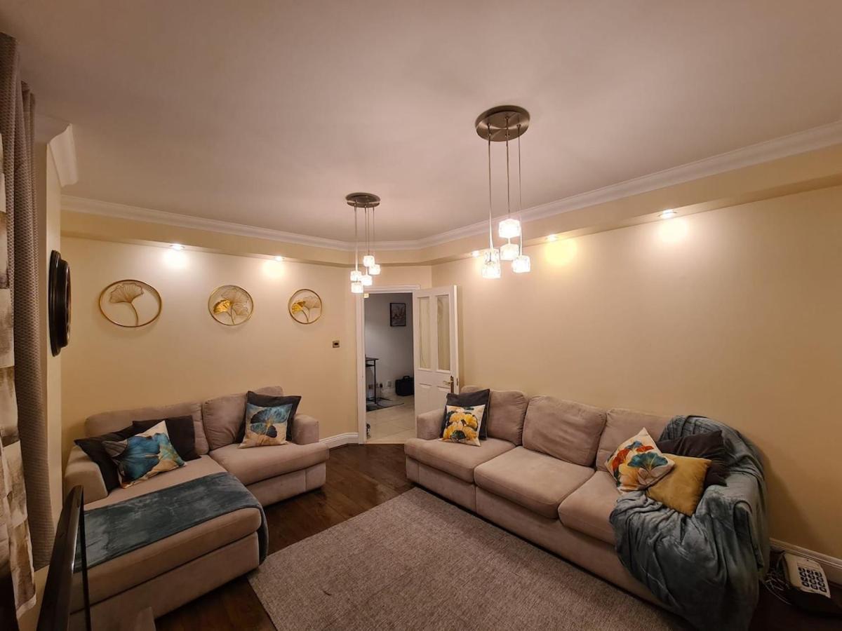 Luxurious 3 Bed Flat In Kilburn Appartement Londen